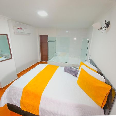Hotel Avenida 3 Real En El Norte De กาลี ภายนอก รูปภาพ