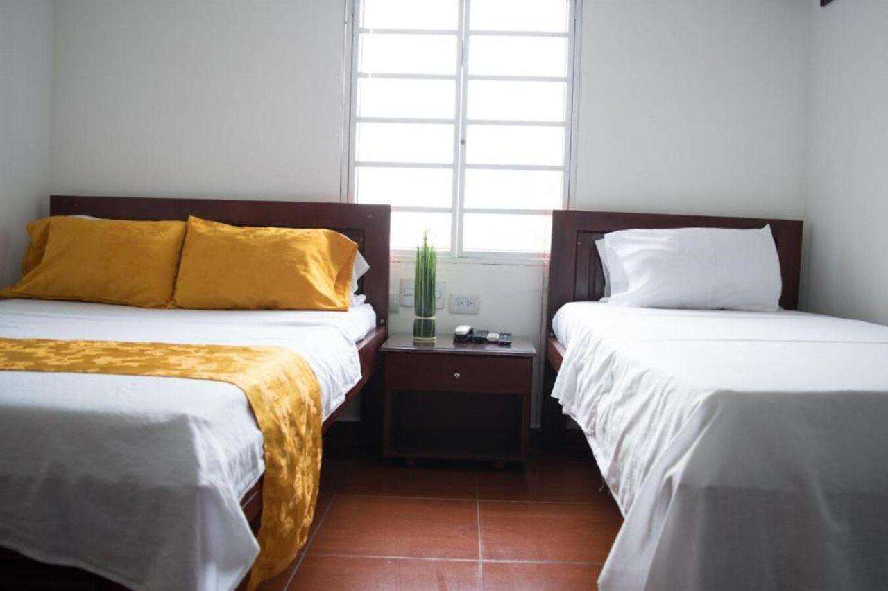 Hotel Avenida 3 Real En El Norte De กาลี ภายนอก รูปภาพ
