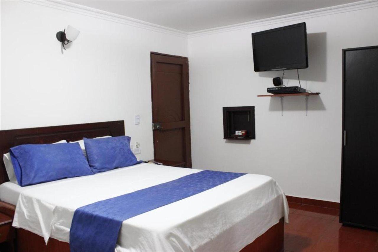 Hotel Avenida 3 Real En El Norte De กาลี ภายนอก รูปภาพ